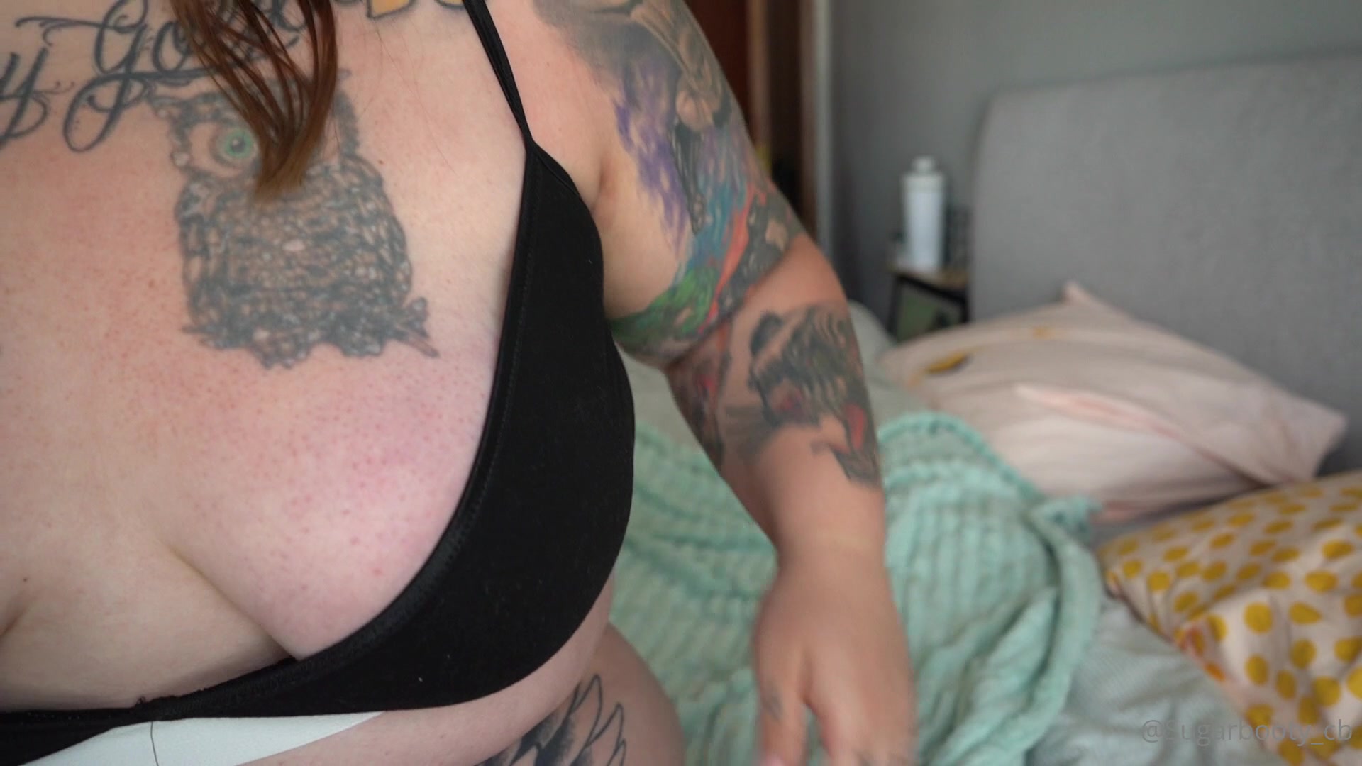 Sexy tatted bbw dildo fuck